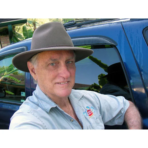 Man wearing a Traveller Hat by Akubra